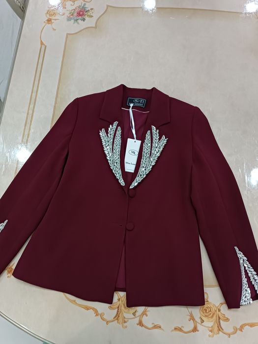 Новый вечерний костюм 42- размера Турция