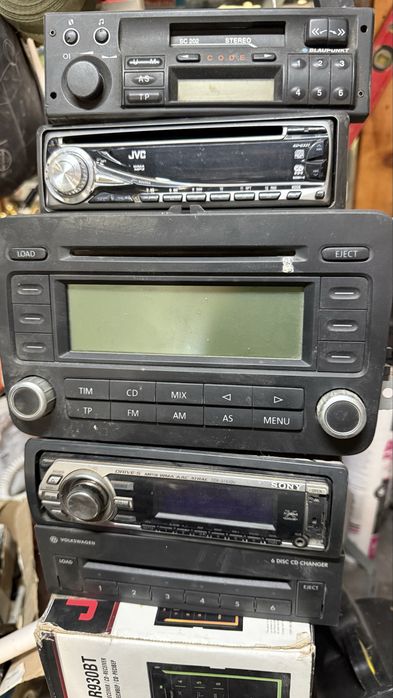 Diverse aparate radio cu cd pentru masina