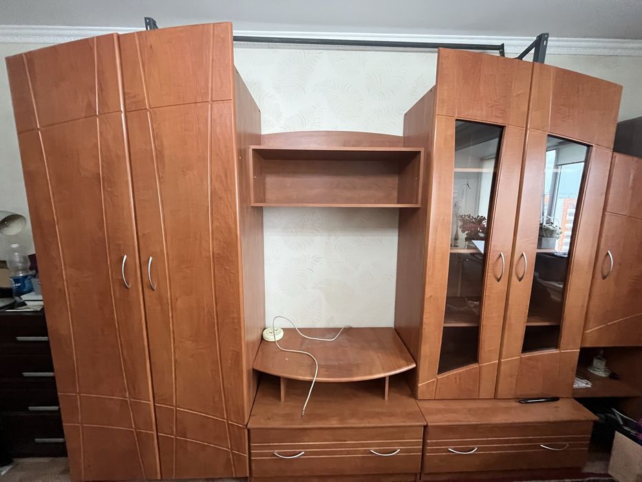 Продам стенку в гостинную