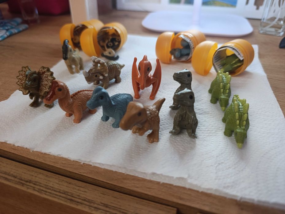 Динозаври от Киндер яйца