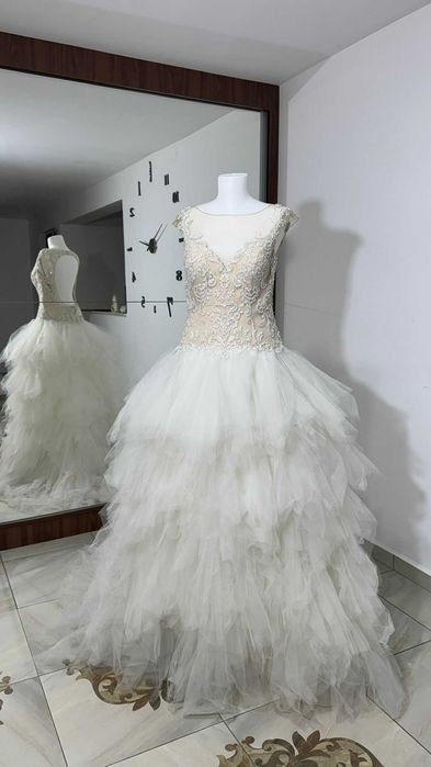 Rochie de mireasă tip prințesă cu corset nude