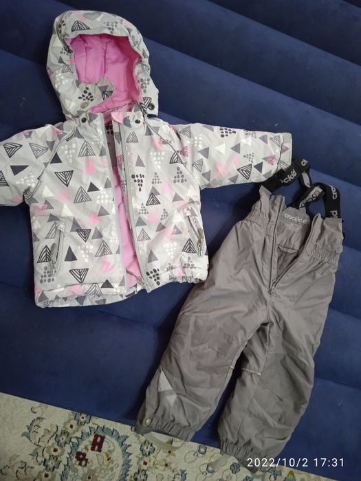 Срочно продам пальто и комбинезон