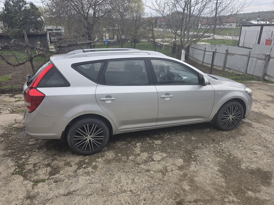 Vând Kia Ceed 2012