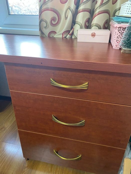 Продам письменный стол