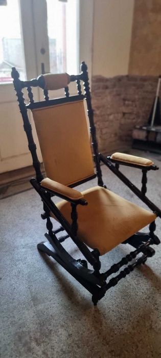 Vand balansoar vechi reconditionat si tapitat