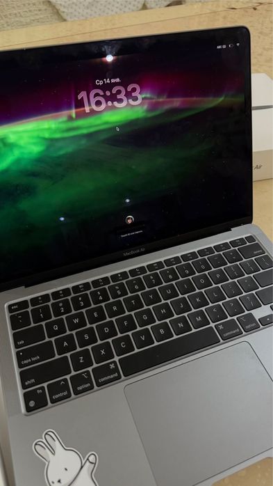 Продам Macbook Air 13