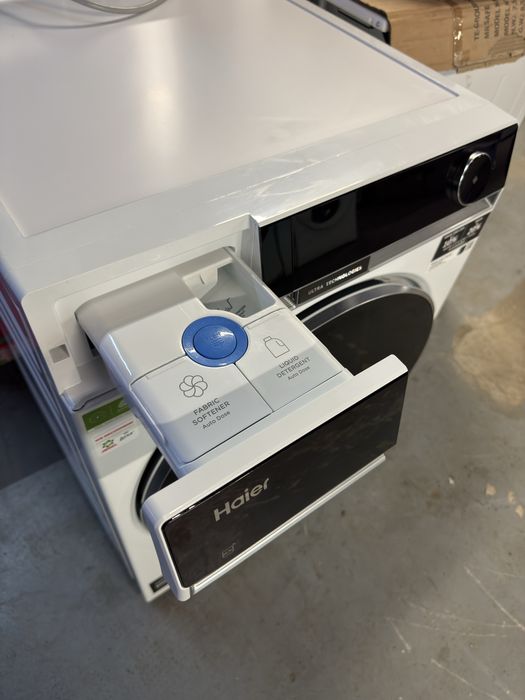Mașină de spălat 12 kg cu uscător cu pompa de caldura integrat Haier HWD120-BD16397EU