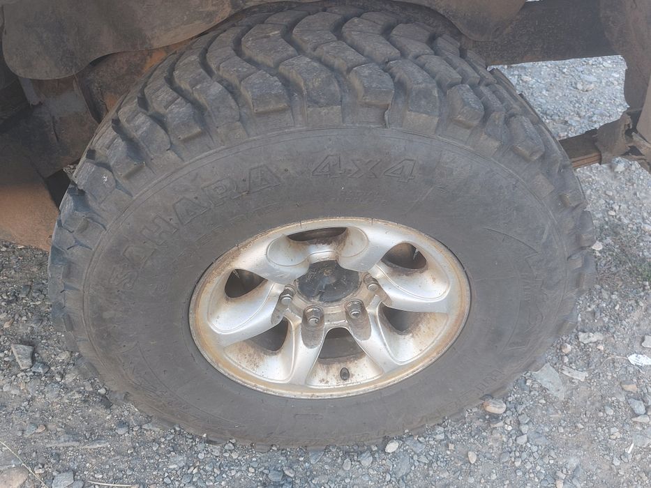 Mitubisi l 200 patru  ori patru