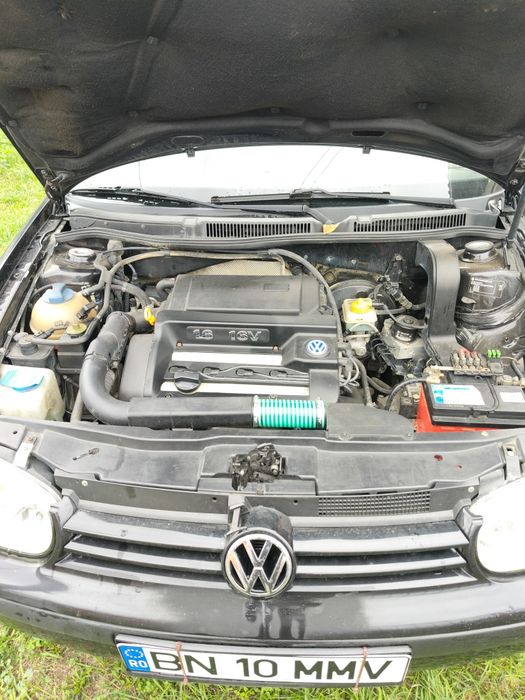Vând golf 4 an fabricare 2001 .