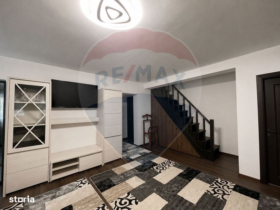 Casă cu 3 camere de vânzare în Hemeiuș – Strada Cireșarilor