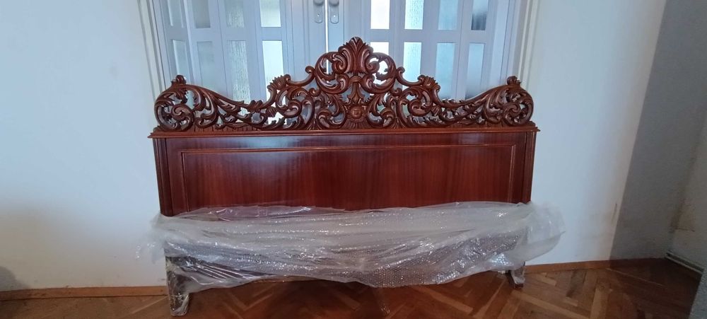 Продавам Ретро стил масивно легло от Орех