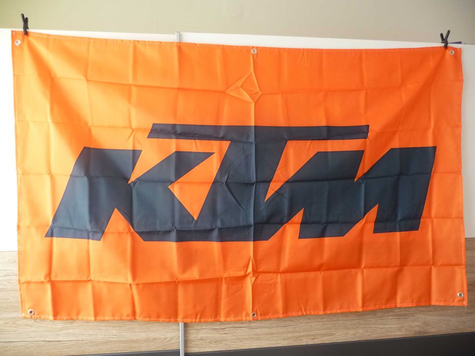 Знамена нови реклама уиски бира мотори