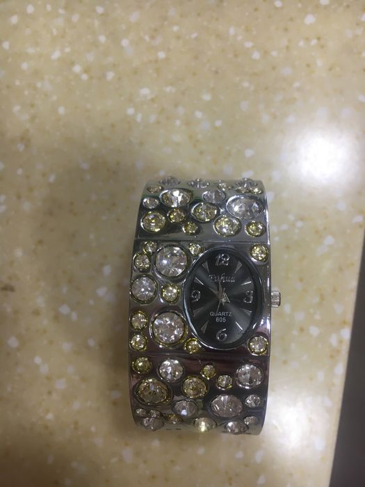 Женские часы в отличном состоянии