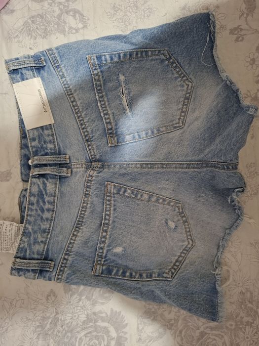 Продаются шорты (400.000)