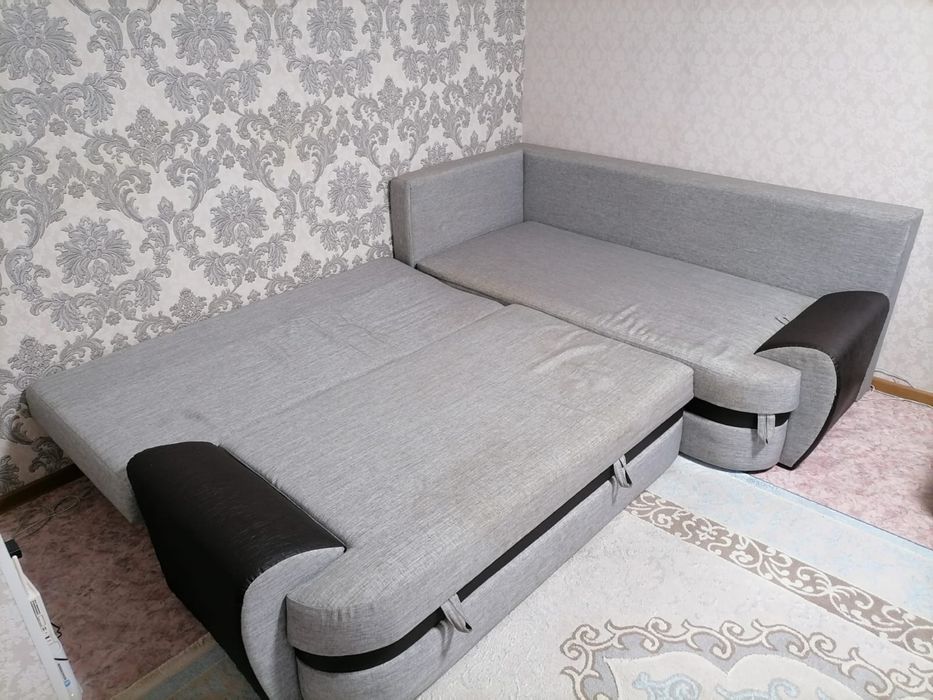 Диван угловой б/у