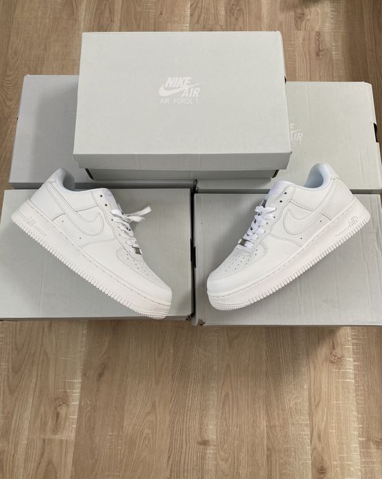 Nike Air Force 1 Triple White