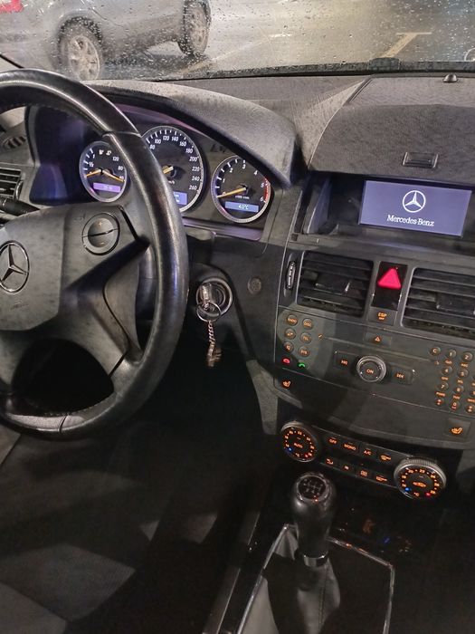 Mercedes Benz C200