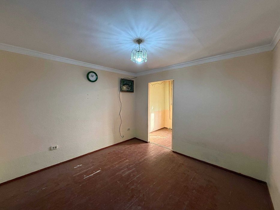 СРОЧНО !! Продается квартира в Яшнабаде 2/2/4 ( 20 кв/м ) Авиасозлар 3