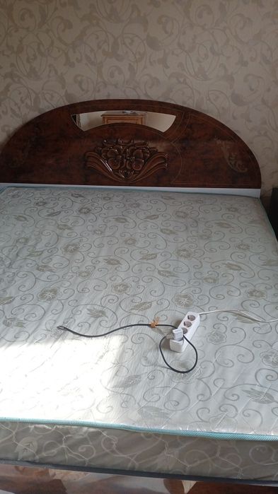 Продам кровать со шкафом