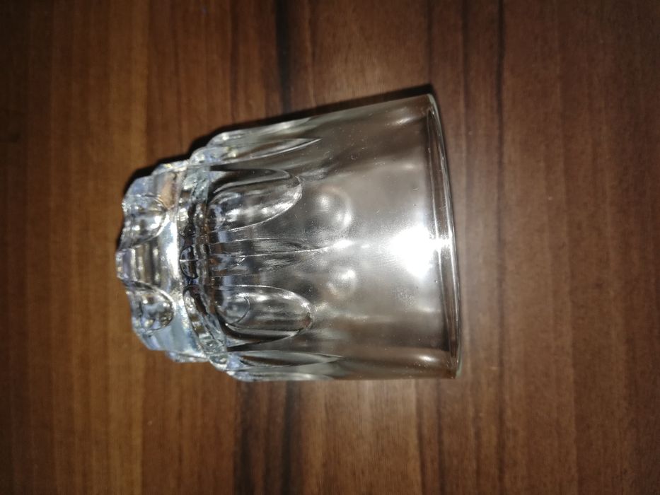 Порцеланови и стъклени чаши