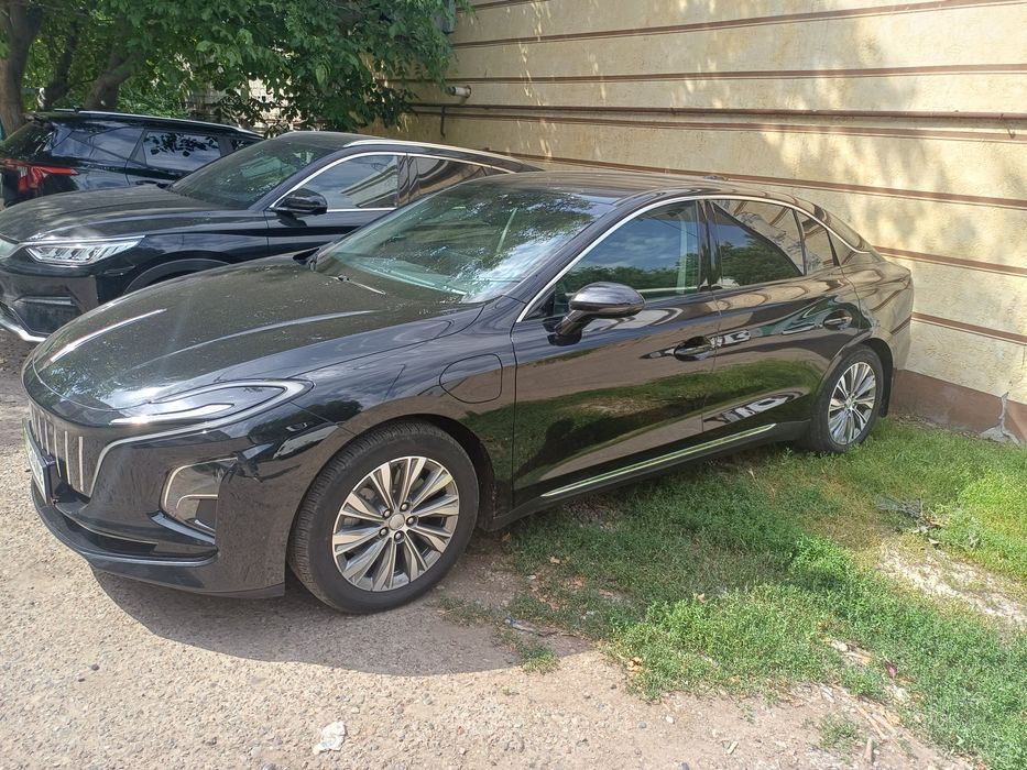 Продаётся HONGQI EQM5 2024 г электро