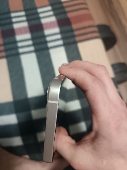 Продам Айфон 13 128г