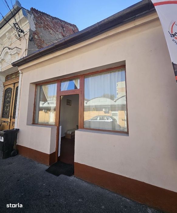 Spatiu comercial de inchiriat zona Decebal Oradea