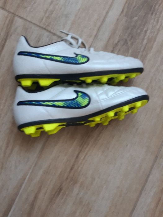 Nike adidas ghete cu crampoane NOU NOUT