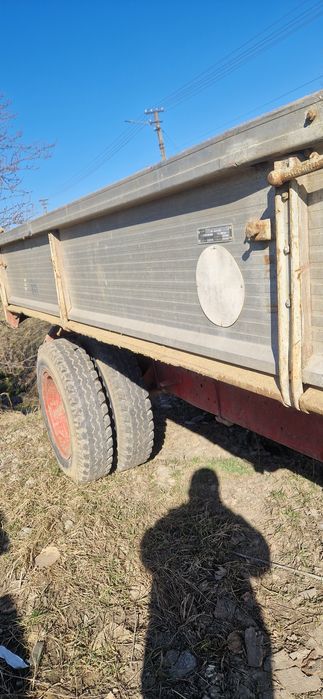 Vând remorca basculabila