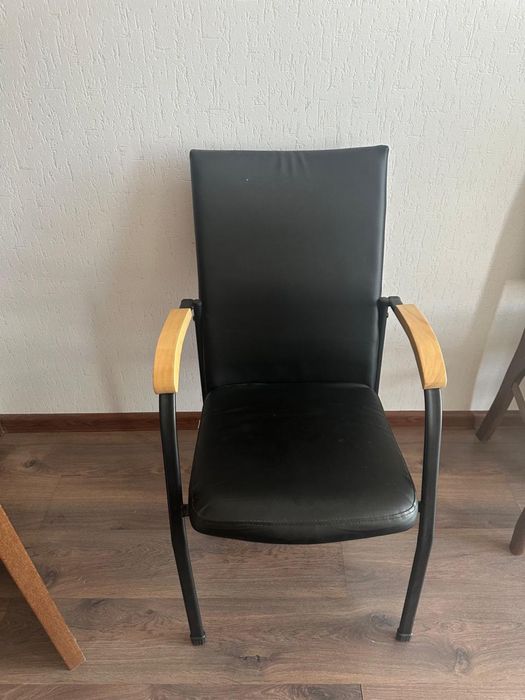 Офисное кресло продам