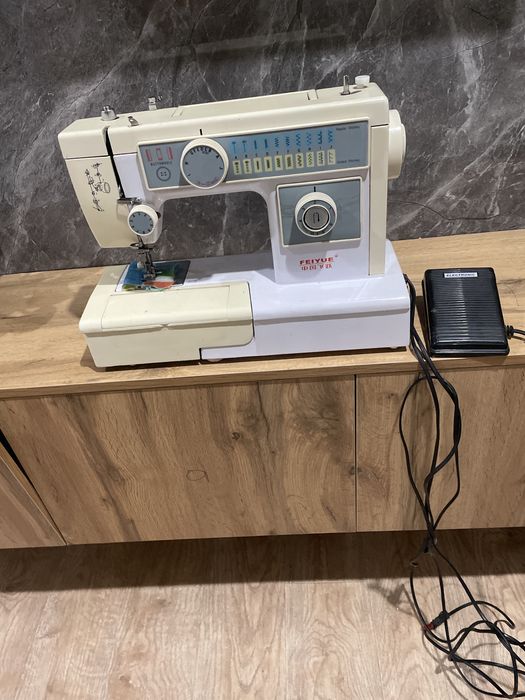 продам швейную и оверлок