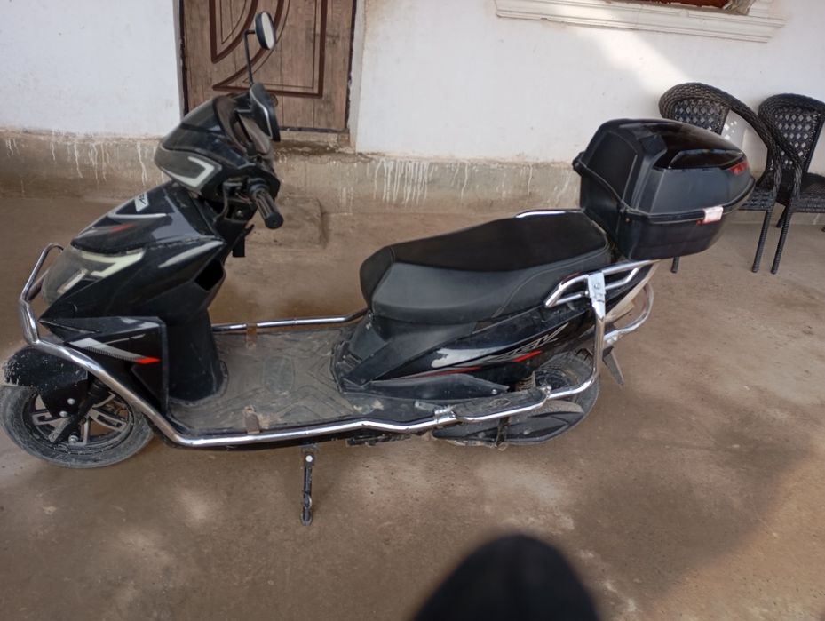 Скутер сотилади холати яхши