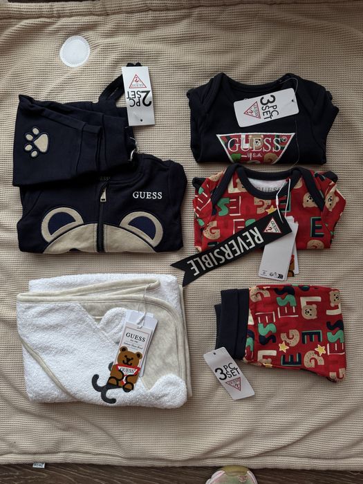Оригинален Guess бебешки комплект