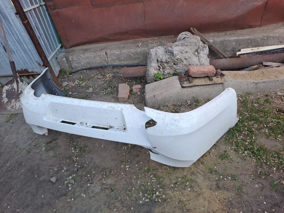 Продам бампер лада гранта за 5 тыс.