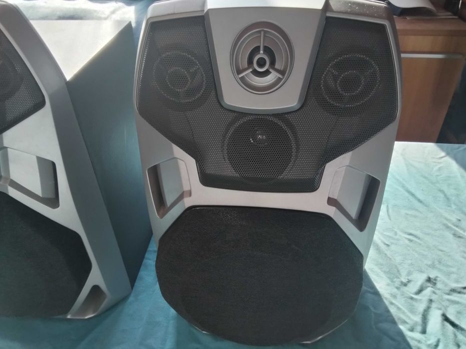 страхотни големи и мощни тонколони 200 W Universum-нов внос Германия