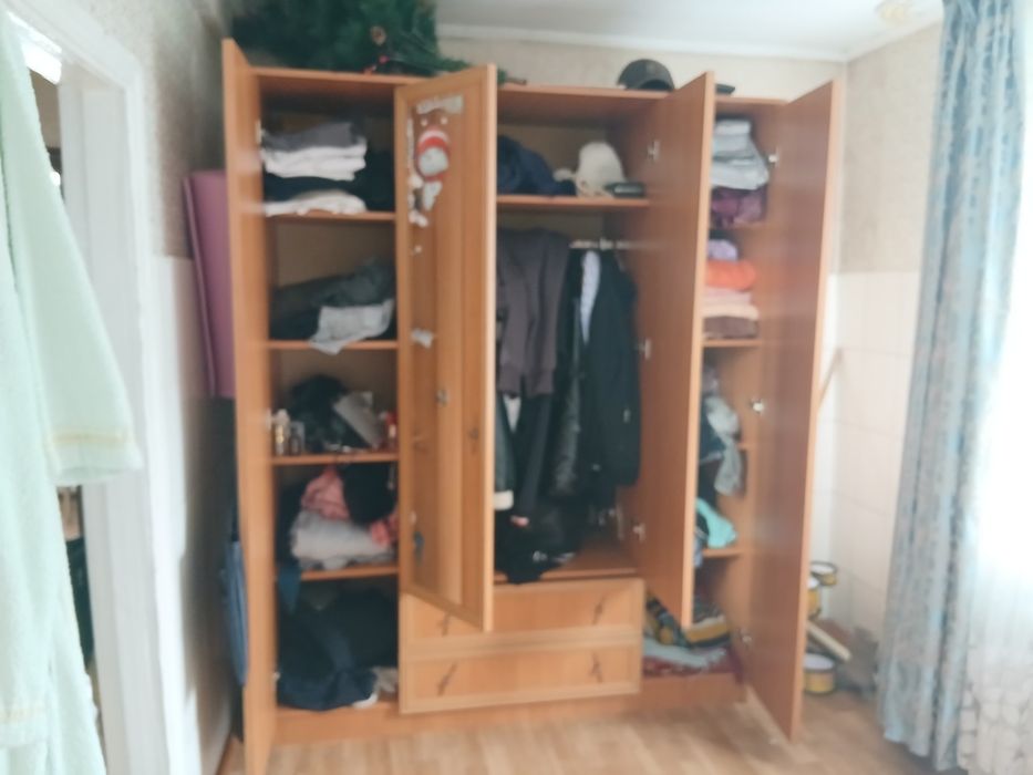 Продам шкаф недорого