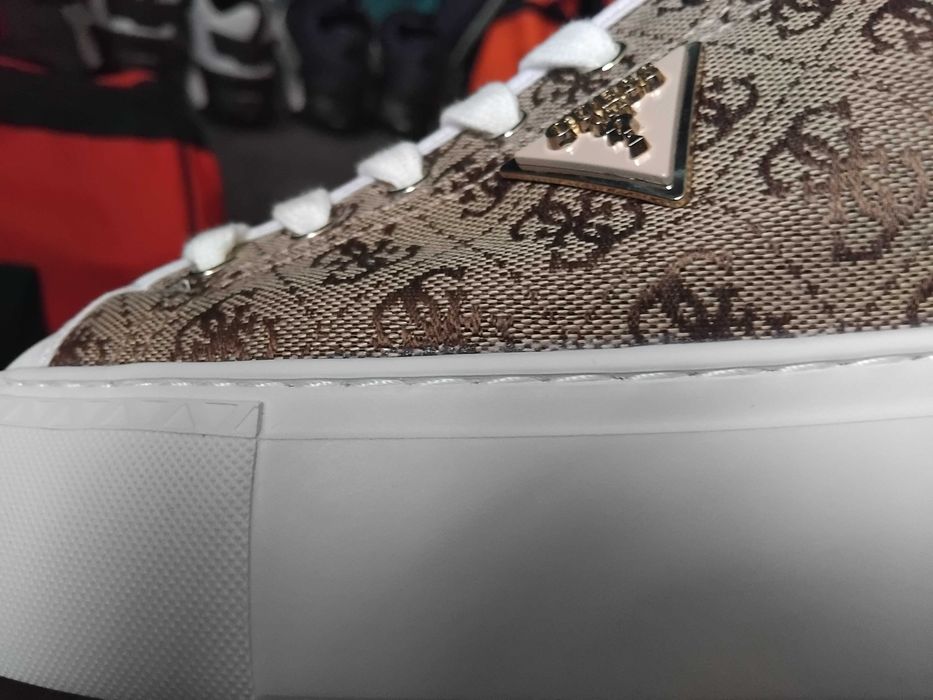 Чисто нови дамски маратонки / кецове GUESS (Оригинал) – 39 номер (US 8.5) Доставено от USA
