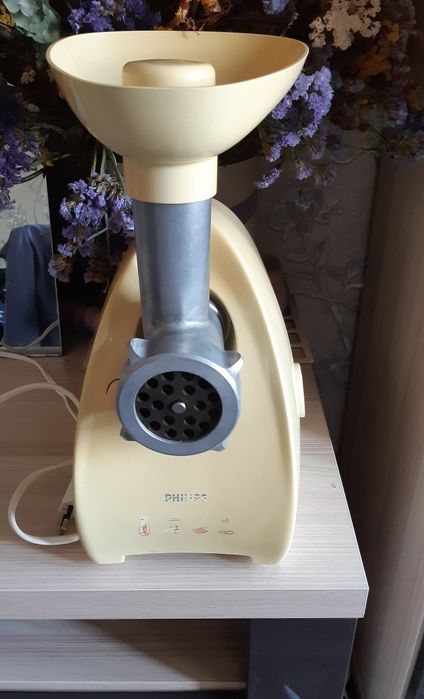 Электромясорубка Philips
