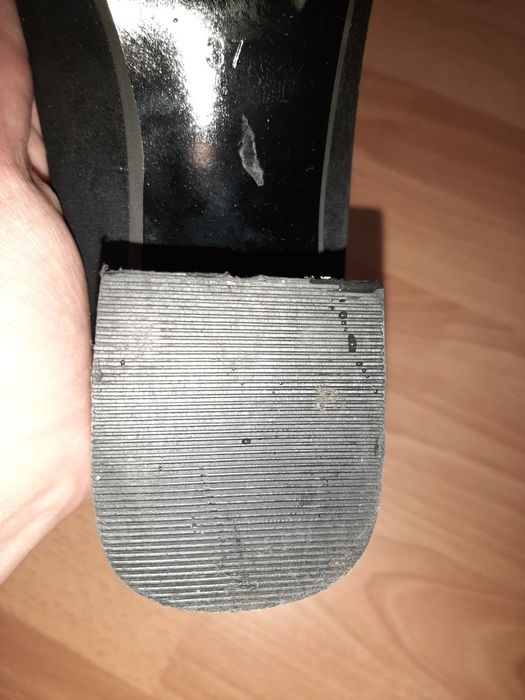 Продаётся женская обувь