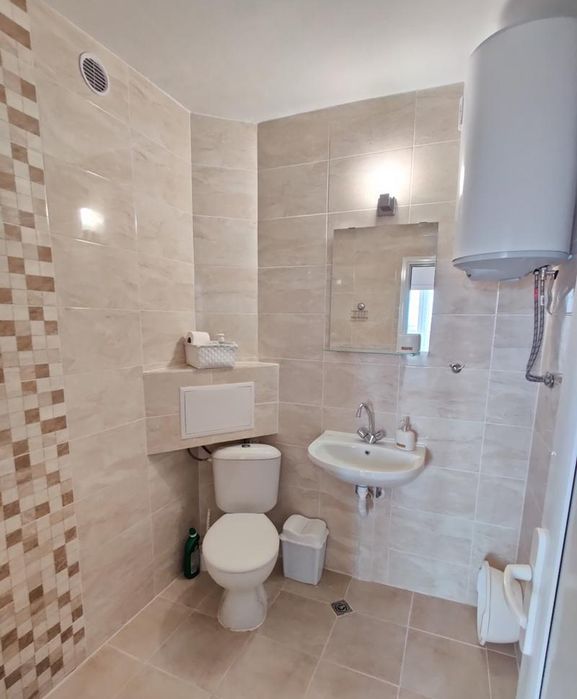 Дава се под наем Двустаен апартамент в Бургас, Лазур - 62 кв.м за 408 € - Снимка #5