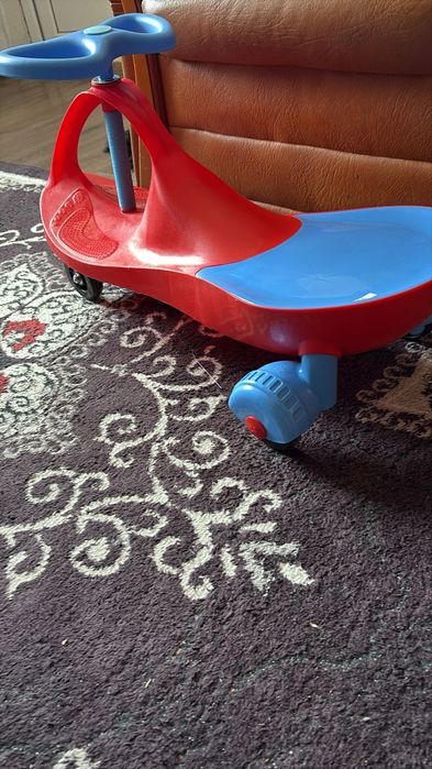 Vând masinuta 5 roti