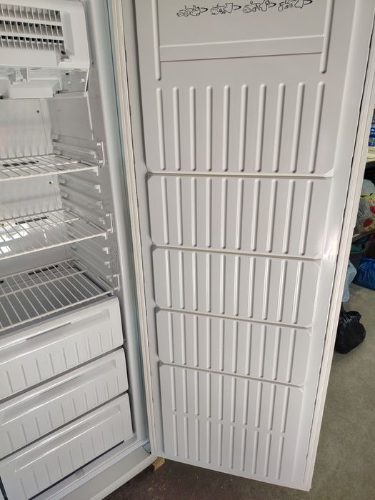 Продам морозильную камеру  iindesitndesit