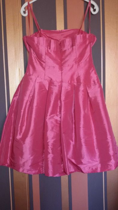 Продавам 2 официални рокли