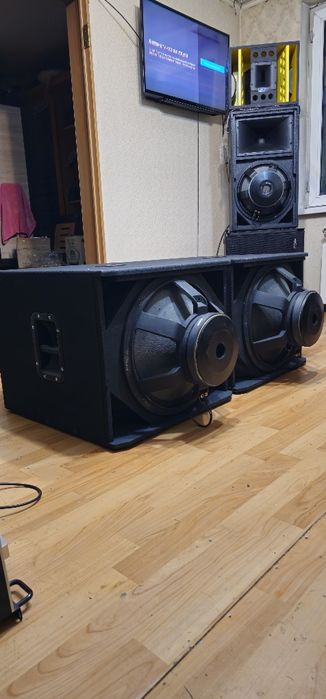 Продам сабы динамики- 18 оригинал
