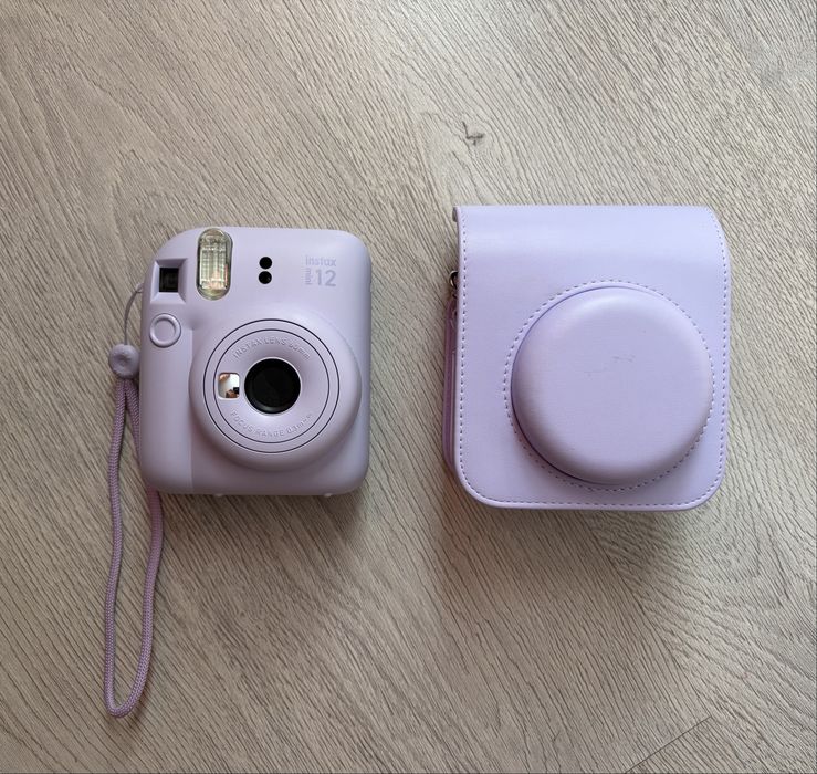 Продаю Instax 12