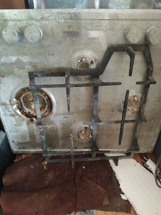 Поверхность газовой плиты на запчасти