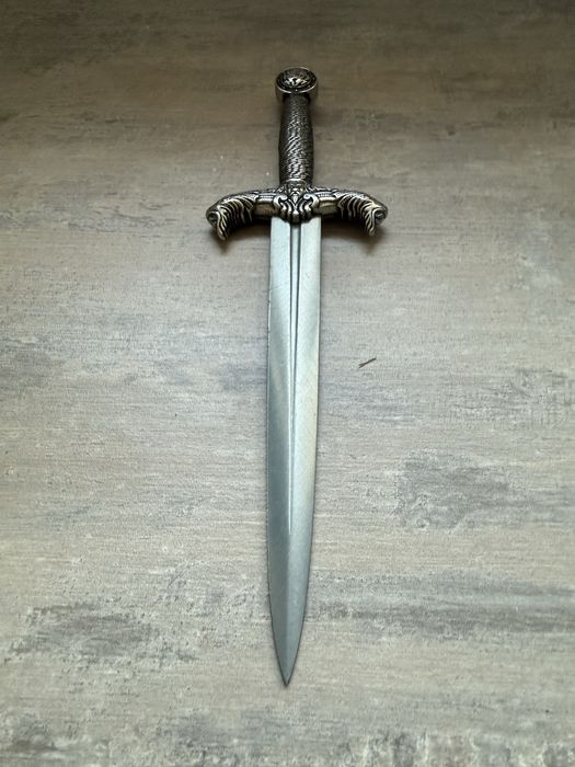 Pumnal Regele Arthur