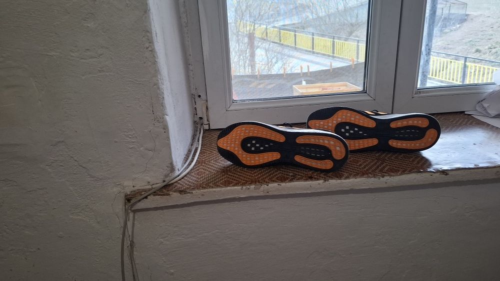 Маратонки супер. Нова. М