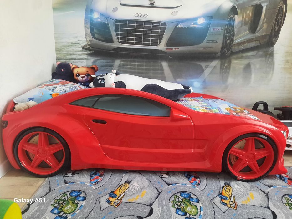 Продам кровать машину