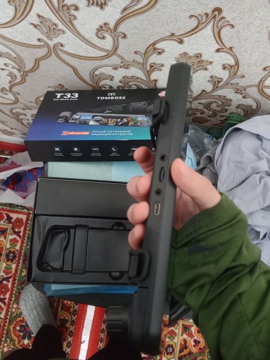 видеорегистратор-зеркало Tomboss T33.